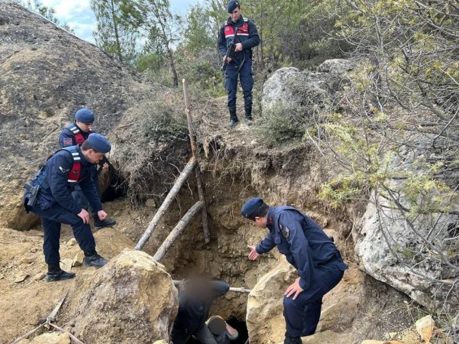 Define arayan şahıslara suçüstü baskın