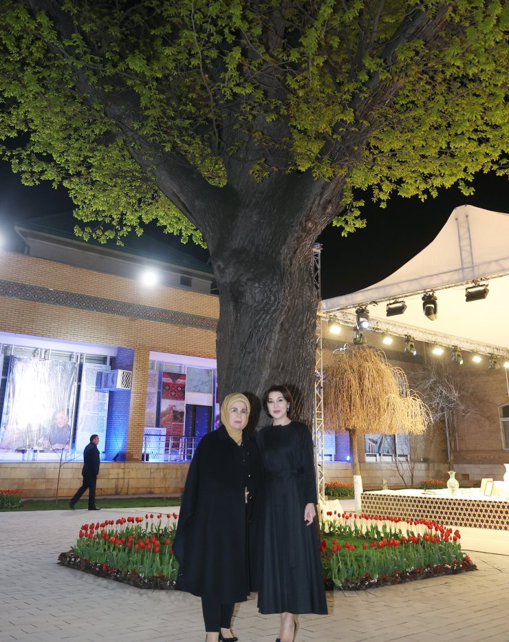 Emine Erdoğan, Taşkent’te el işi sanatları müzesini ziyaret etti