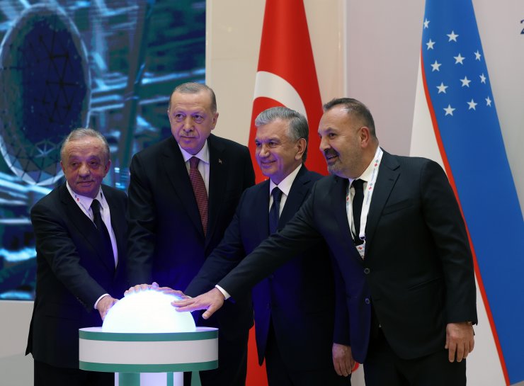 Erdoğan, Özbekistan Cumhurbaşkanı Mirziyoyev’le dostluk ağacı dikti