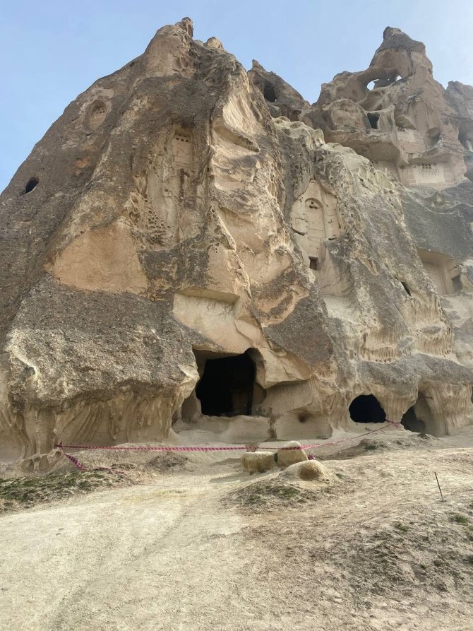Haber alınamayan polis memuru, peri bacasının içerisinde ölü bulundu
