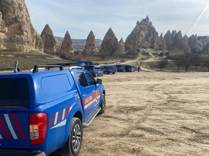 Haber alınamayan polis memuru, peri bacasının içerisinde ölü bulundu