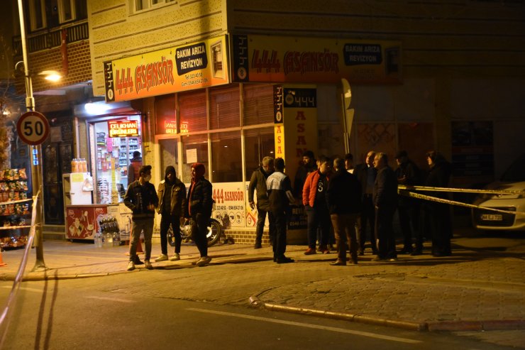 Malatya'da, kolonlarından 'ses' gelen 45 yıllık Dağlı Apartmanı tahliye edildi