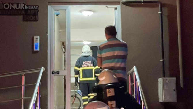 Ocakta unutulan yemek, apartmanı ayağa kaldırdı