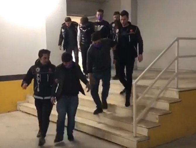 Piyasaya sürmeye hazırlandıkları uyuşturucuyla yakalandılar