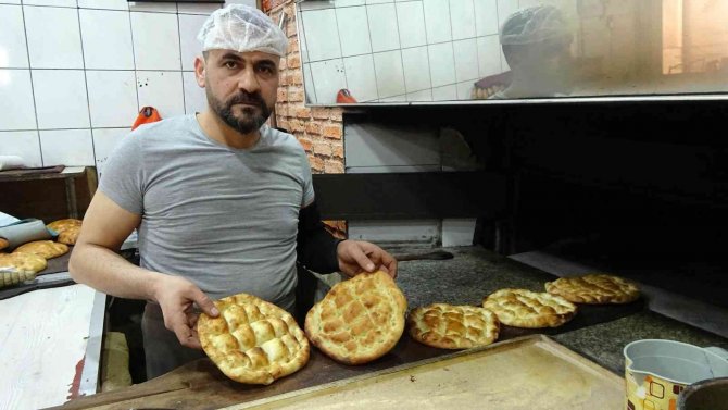 Ramazan pidesi fiyatı yüz güldürdü