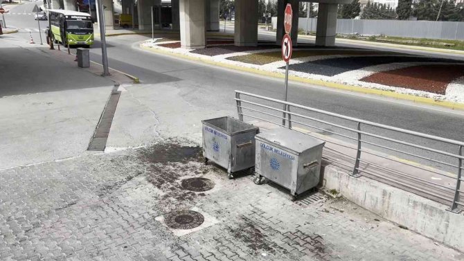 Sürat motoru önce ticari araç ile çarpıştı, sonra bariyerlere girdi: 1’i ağır, 2 yaralı