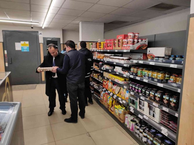 Tarihi geçmiş ürünler imha edildi