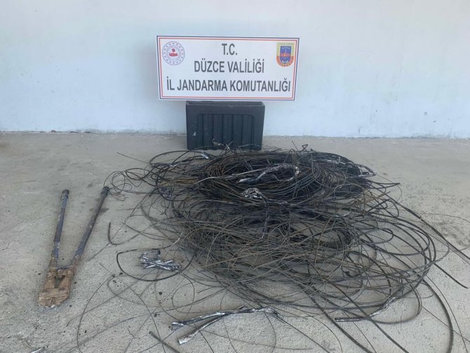 Telefon kablolarını çalan şahıs yakalandı