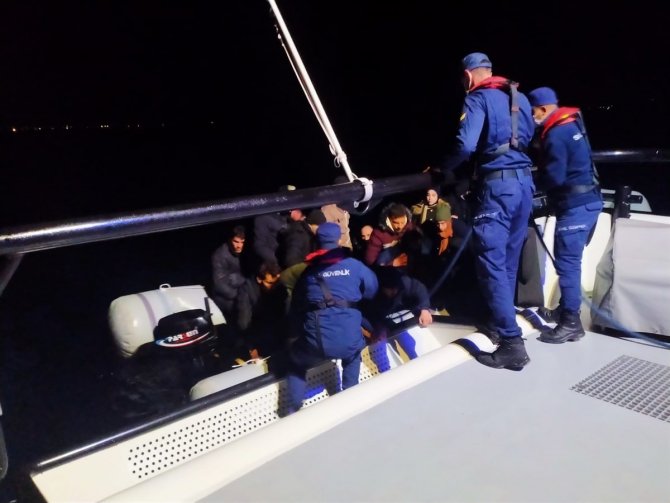 Türk karasularına geri itilen 82 göçmen kurtarıldı