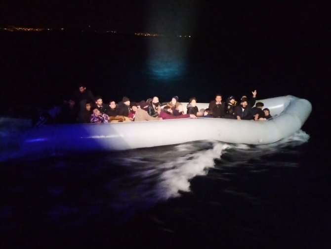 Türk karasularına geri itilen 82 göçmen kurtarıldı