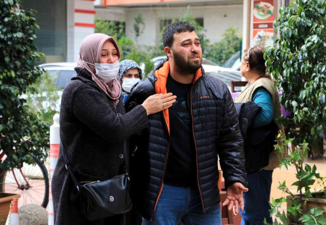 Turunç toplarken otomobil çarpan 3 kadının cenazesi alındı