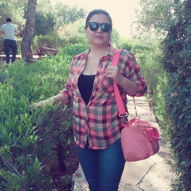 Turunç toplarken otomobil çarpan 3 kadının cenazesi alındı