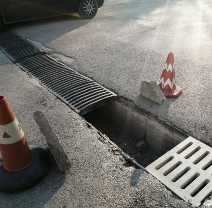 228 bin liralık mazgal ve rögar kapağı çalan 2 şüpheli tutuklandı