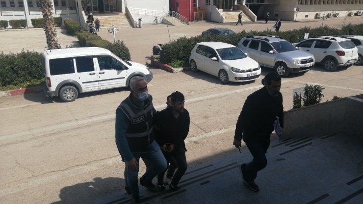 228 bin liralık mazgal ve rögar kapağı çalan 2 şüpheli tutuklandı