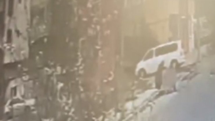 Anne bebeğini çöp konteynerine böyle atmış 