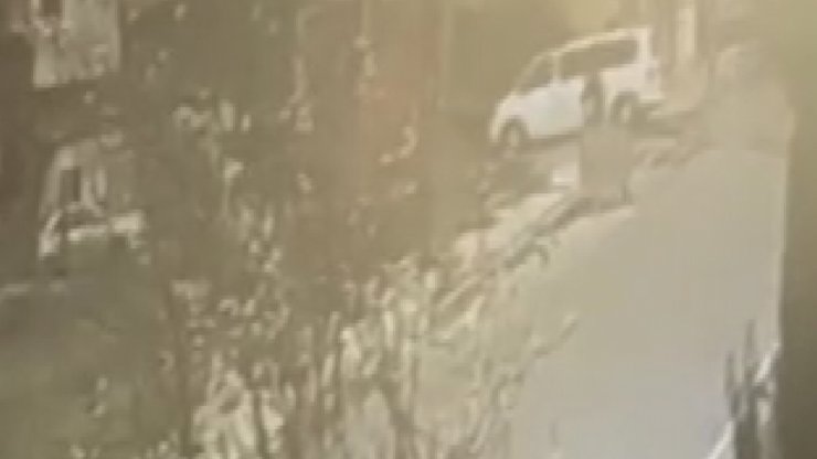 Anne bebeğini çöp konteynerine böyle atmış 