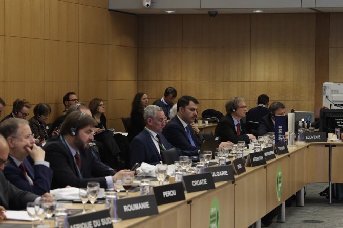 Bakan Kurum, Paris’te düzenlenen OECD Çevre Bakanları Toplantısı’na katıldı