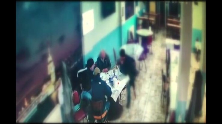 Barışmak için geldi; bıçaklanarak öldürüldü 