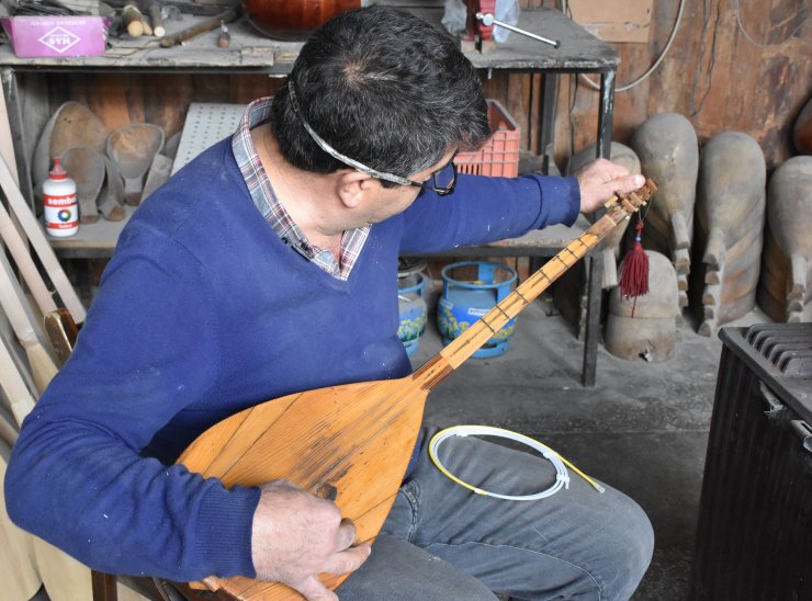 Bu sazın 'teli' insanın kalbine dokunuyor