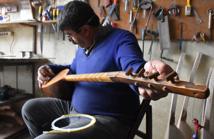 Bu sazın 'teli' insanın kalbine dokunuyor