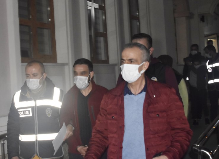 Çaldığı 2,5 milyon TL'lik altını çatıya saklamış