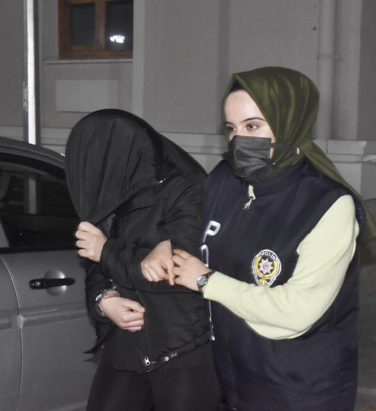 Çaldığı 2,5 milyon TL'lik altını çatıya saklamış