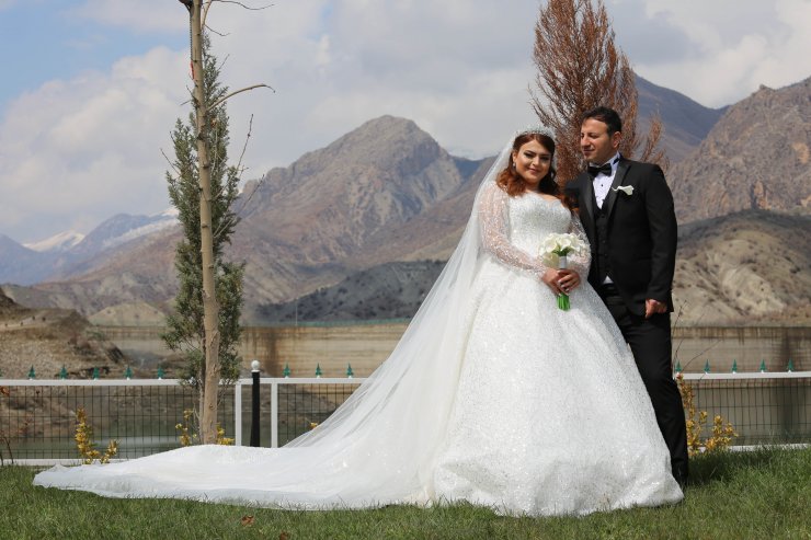 Kar altında aşiret düğünü