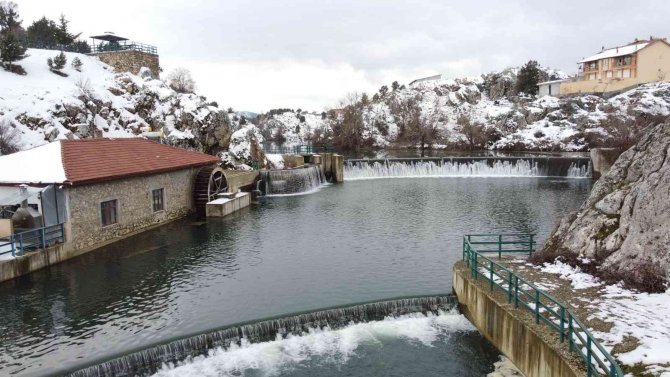 Kar yağışları Konya’daki Adaköy Pınarı ve Baraj Göleti’ne can suyu oldu