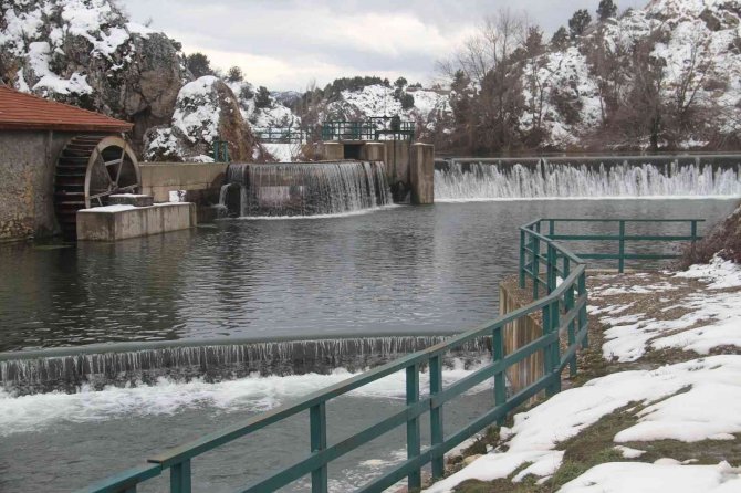 Kar yağışları Konya’daki Adaköy Pınarı ve Baraj Göleti’ne can suyu oldu