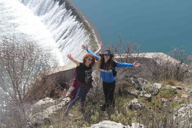 Kar yağışları Konya’daki Adaköy Pınarı ve Baraj Göleti’ne can suyu oldu