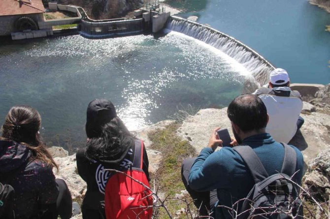 Kar yağışları Konya’daki Adaköy Pınarı ve Baraj Göleti’ne can suyu oldu