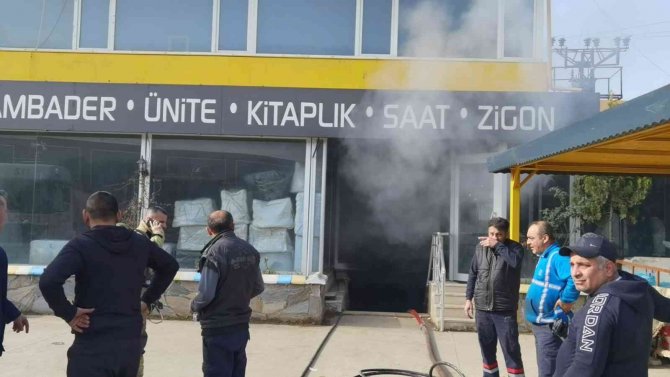 Mobilya imalathanesinde korkutan yangın