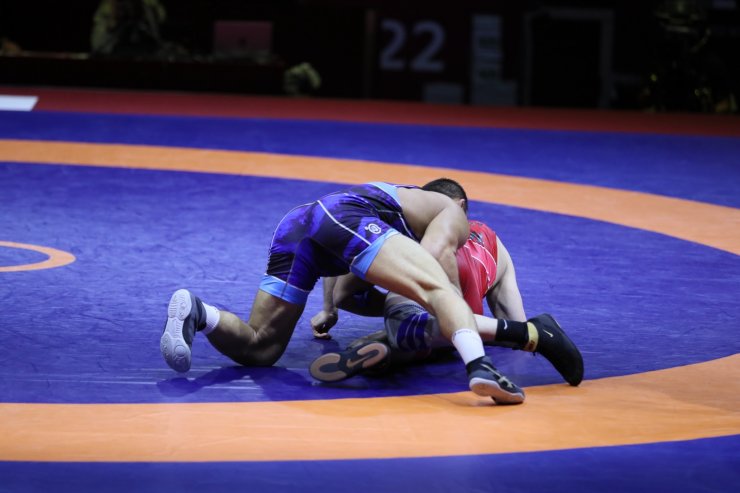 100'üncü altın madalya O'nun