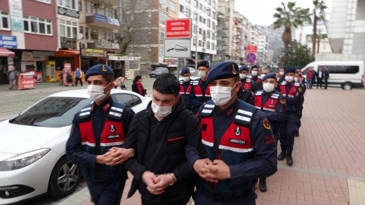 2 ilde 'PKK'ya finansman' operasyonu: 5 gözaltı