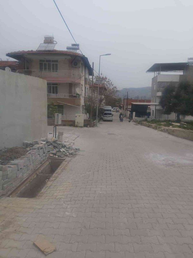 8 bin liralık mazgalları çaldı, yakalandı