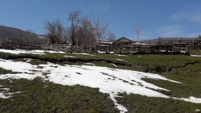 Heyelanda 5 ev kullanılamaz hale geldi