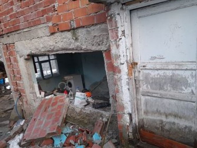 Heyelanda 5 ev kullanılamaz hale geldi