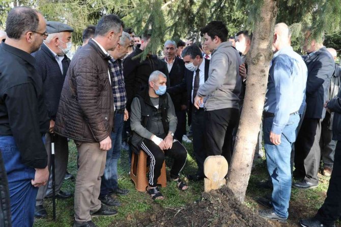 Kazada hayatını kaybeden genç defnedildi