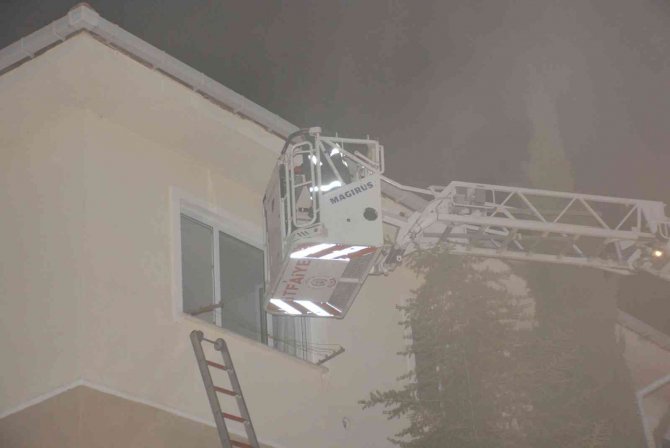 Kocaeli’de korkutan yangın: 7 kişi dumandan etkilendi