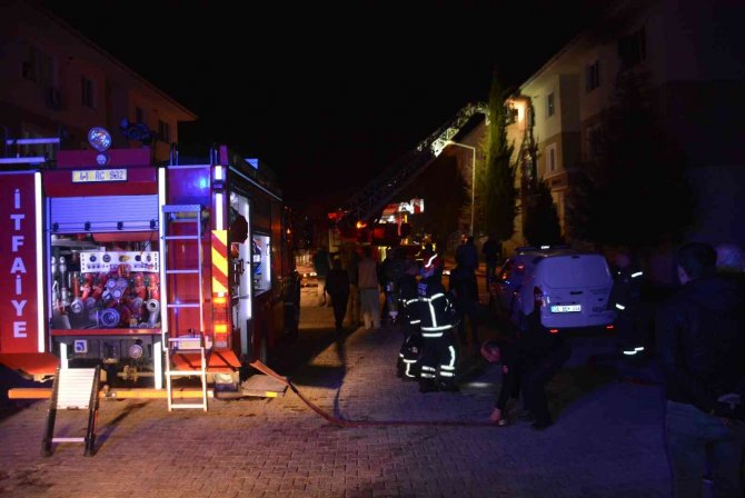 Kocaeli’de korkutan yangın: 7 kişi dumandan etkilendi