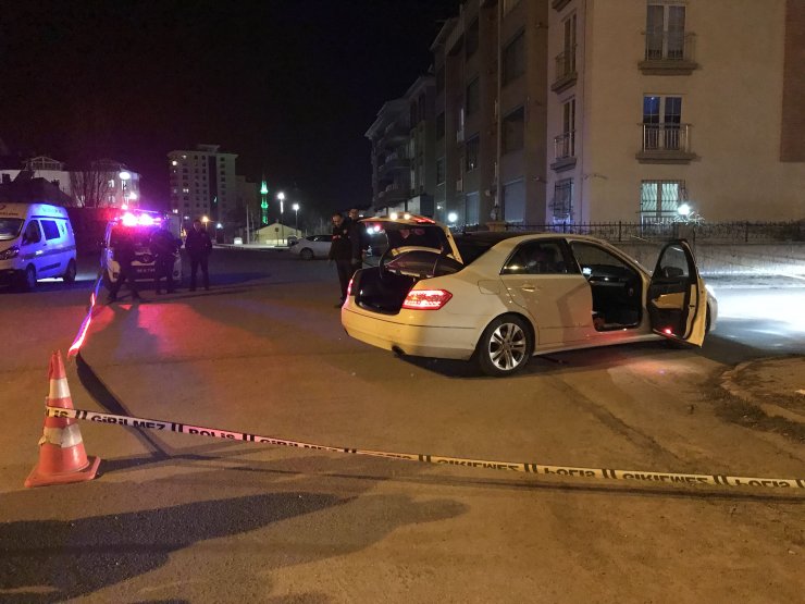 Market sahibini eski çalışanı tabancayla yaraladı