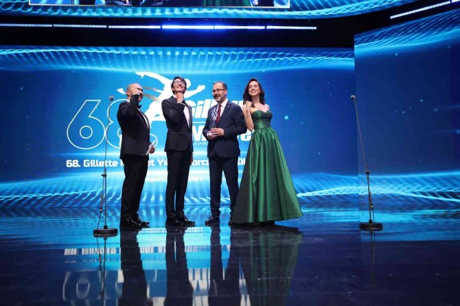 Mete Gazoz’a çifte ödül