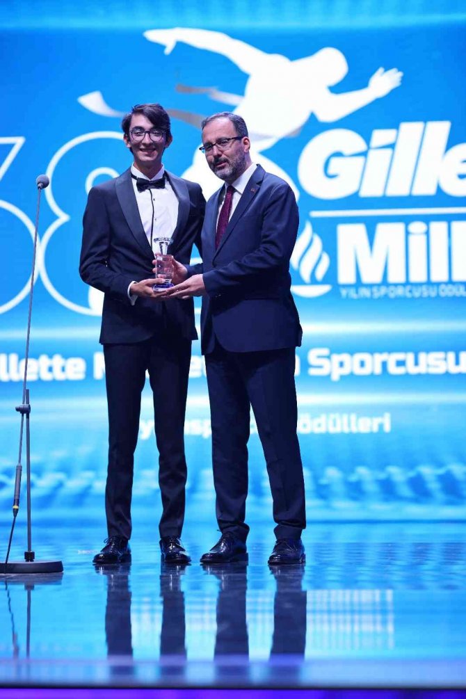 Mete Gazoz’a çifte ödül