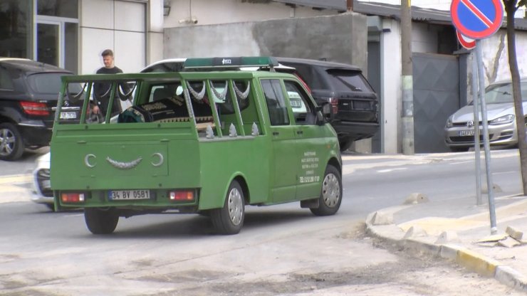 Ölü bulunan kadının cenazesi Adli Tıp Kurumundan alındı