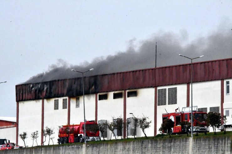 Tekstil fabrikası alev aldı