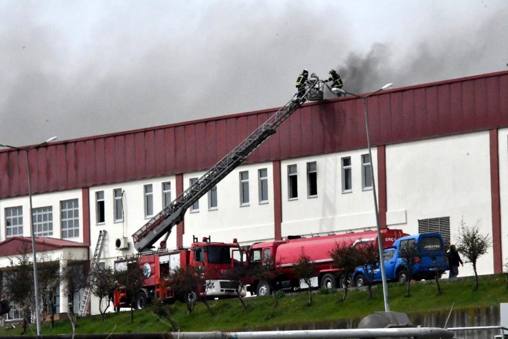 Tekstil fabrikası alev aldı