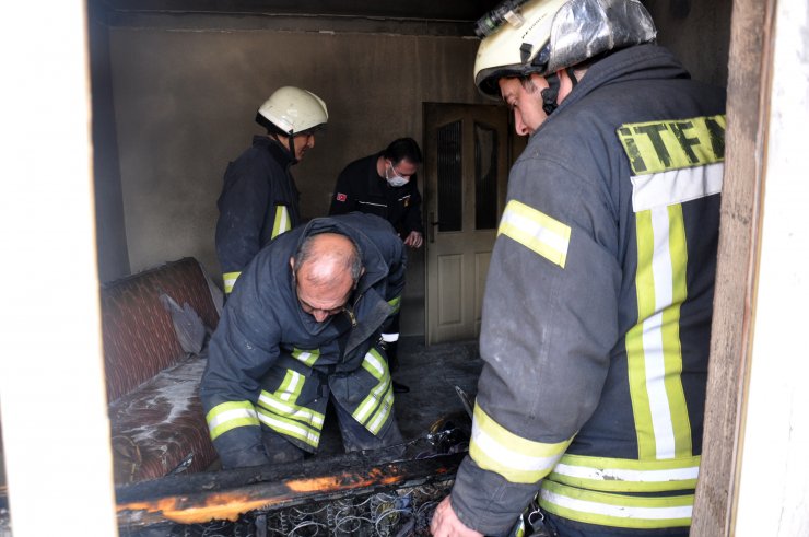 Kendini alevlerin içine attı 5 aylık bebeğİ kurtardı!