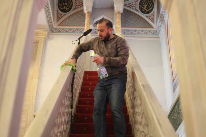 Konya’da camiler teravih namazına hazır