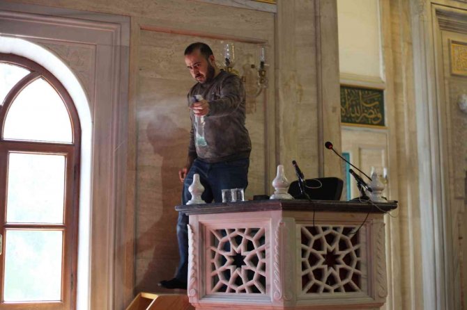 Konya’da camiler teravih namazına hazır