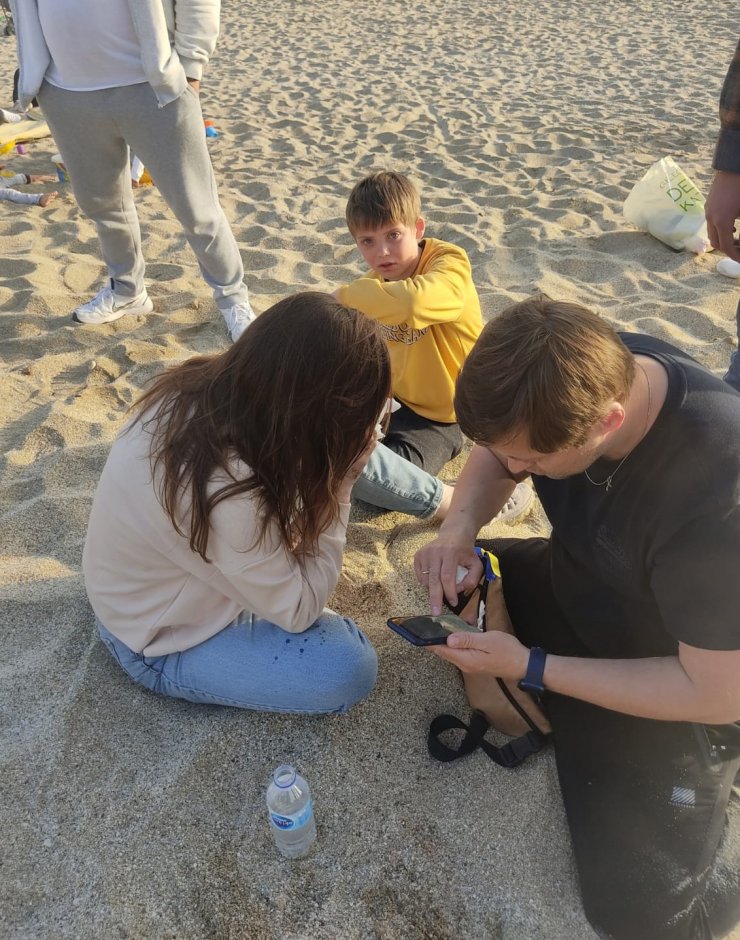 Yamaç paraşütçüsü sahilde kadına çarptı